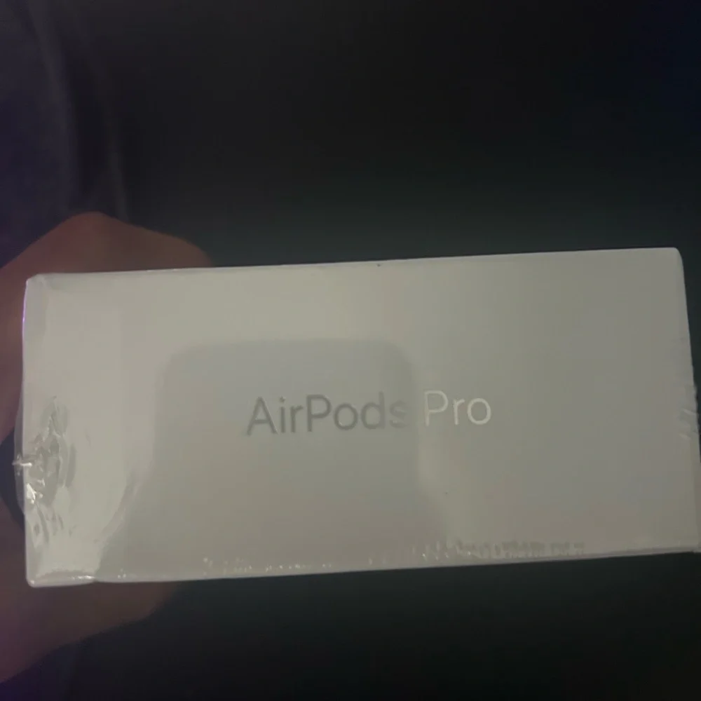 Apple White AirPods Pro Wireless Headset